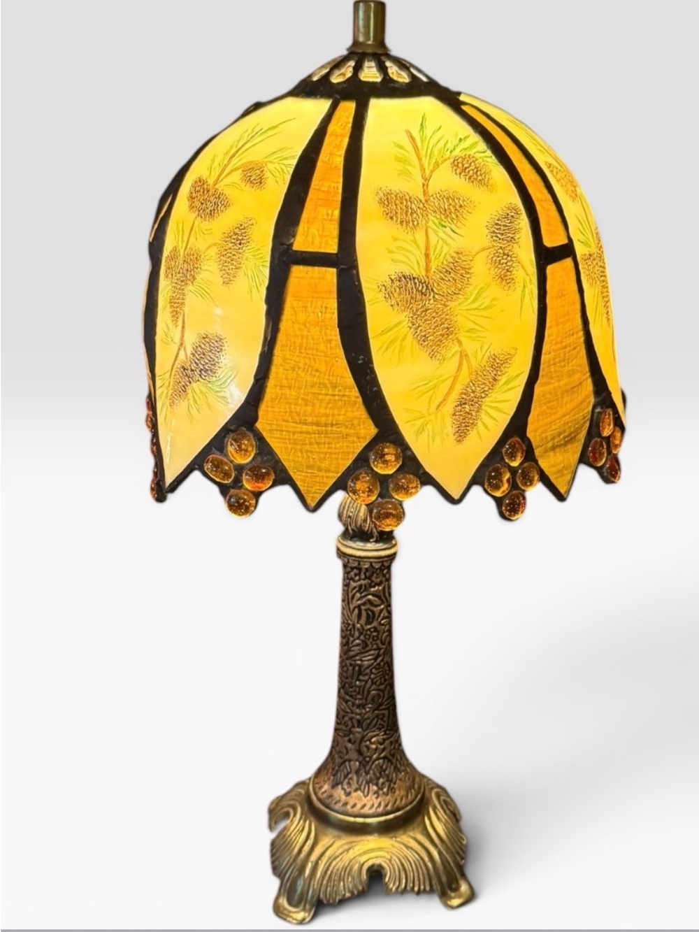 Slag glass table lamp/“pinecone"/“woodland" motif Signed by T. Sheridan - Picture 5 of 5